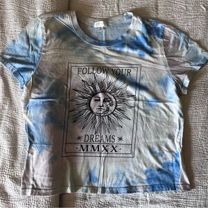 ‘Follow Your Dreams’ Tie-Dye Graphic Crop Top with Sun and Moon Design - M